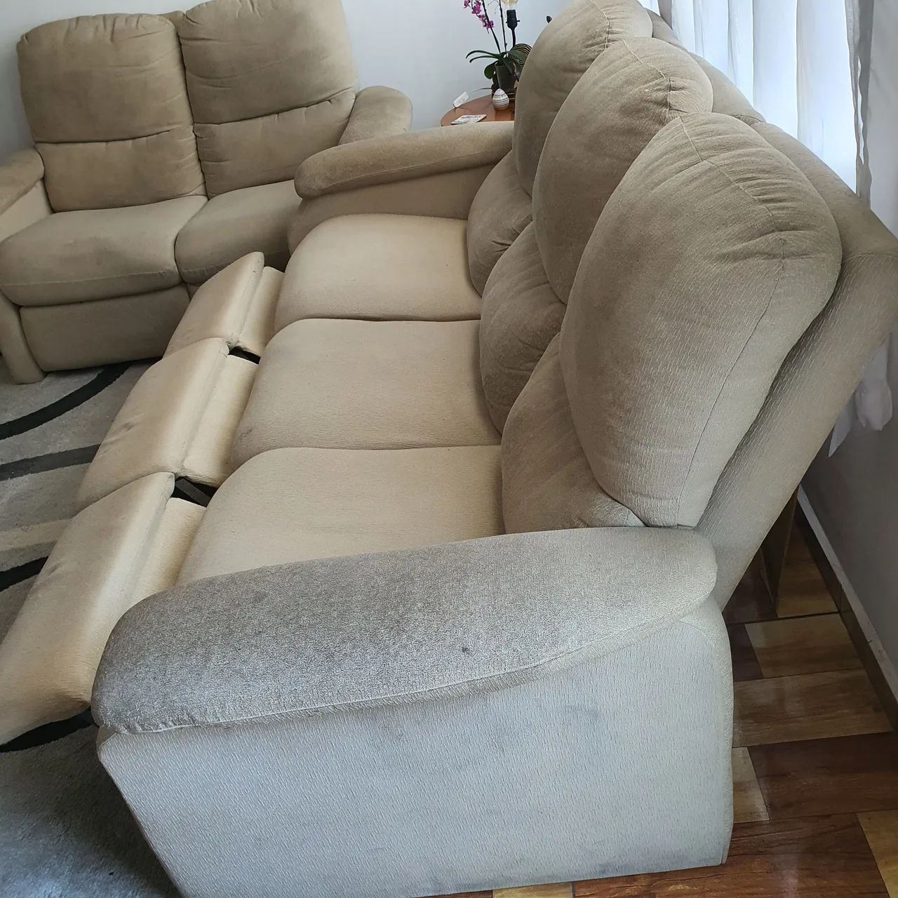 Vendendo Sofás 2 e 3 lugares reclináveis URGENTE - Foto 5
