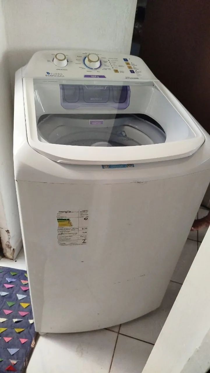 Vendo máquina Eletrolux 10,5 funcionando perfeitamente 