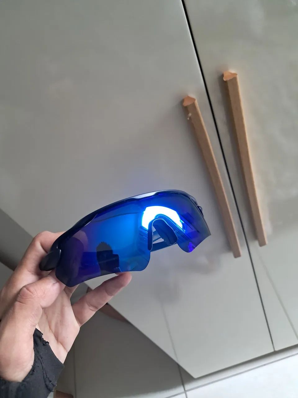 Óculos esportivo azul iridescente - Foto 5