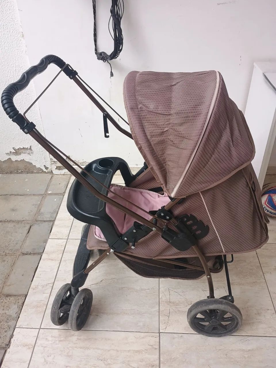 Carrinho de bebê com bebê conforto  - Foto 3