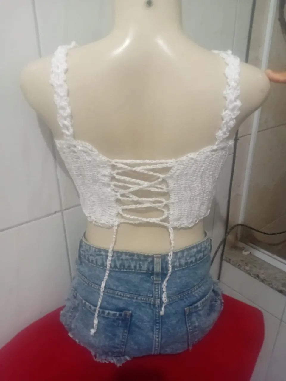 Pronta entrega.Croped de crochê e short Jeans c aplicação de crochê... - Foto 3