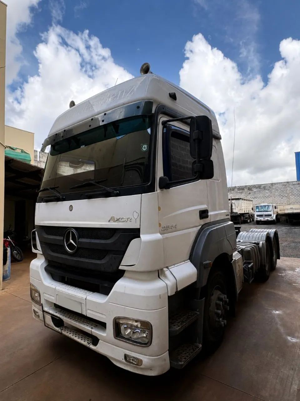 MERCEDES BENZ AXOR 2544 2012 AUTOMÁTICO COMPLETO 