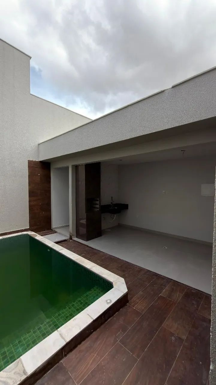VENDE-SE CASA 3/4 - BAIRRO PARAÍSO