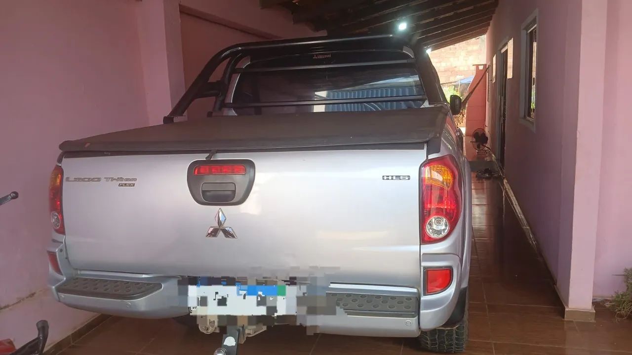 Mitsubishi L200 Triton HLS 2.4 Flex 16V CD Mec. 2013 2013