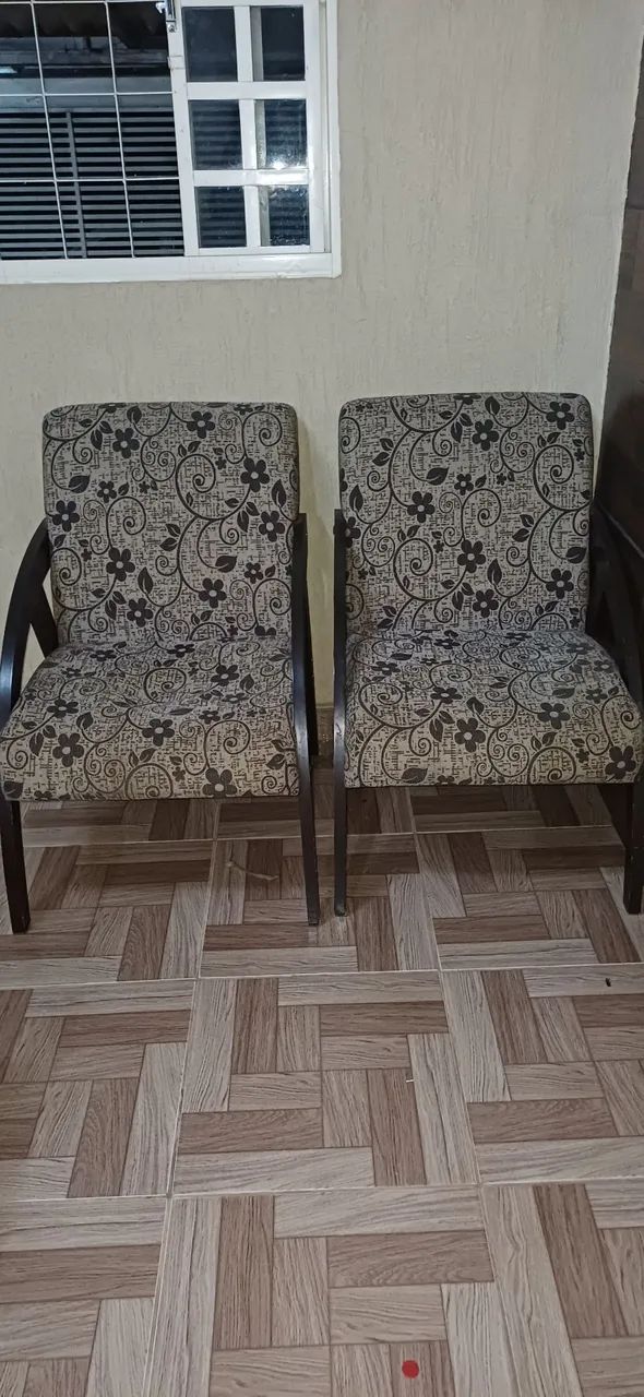 2 poltronas em boas condições de uso 