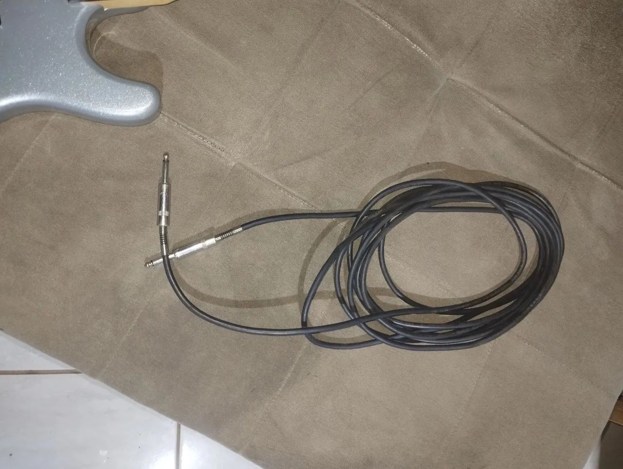 Contrabaixo washburn e cabo 6m - Foto 4