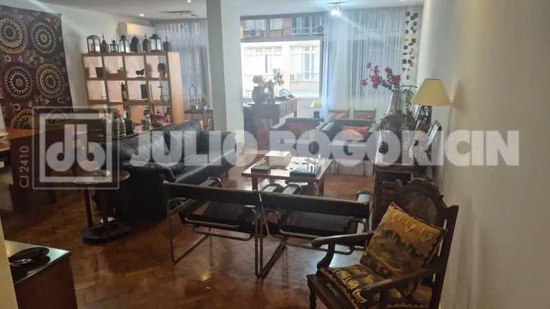 Copacabana, 03 quartos, suíte e vaga