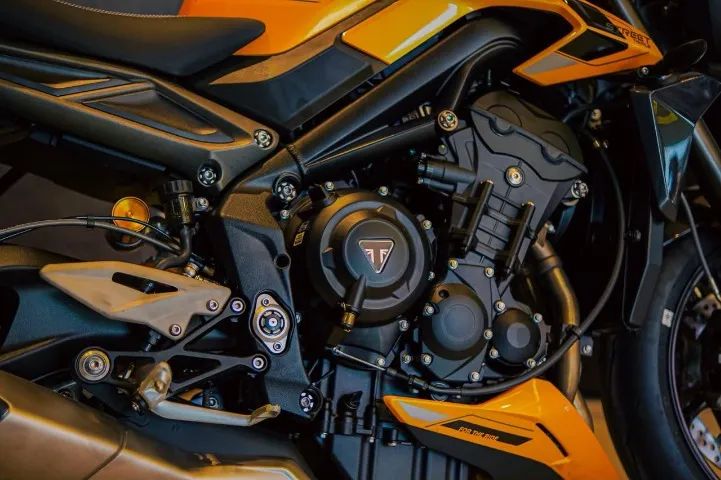 TRIUMPH STREET TRIPLE RS ABS 2026 ZERO  - Foto 5
