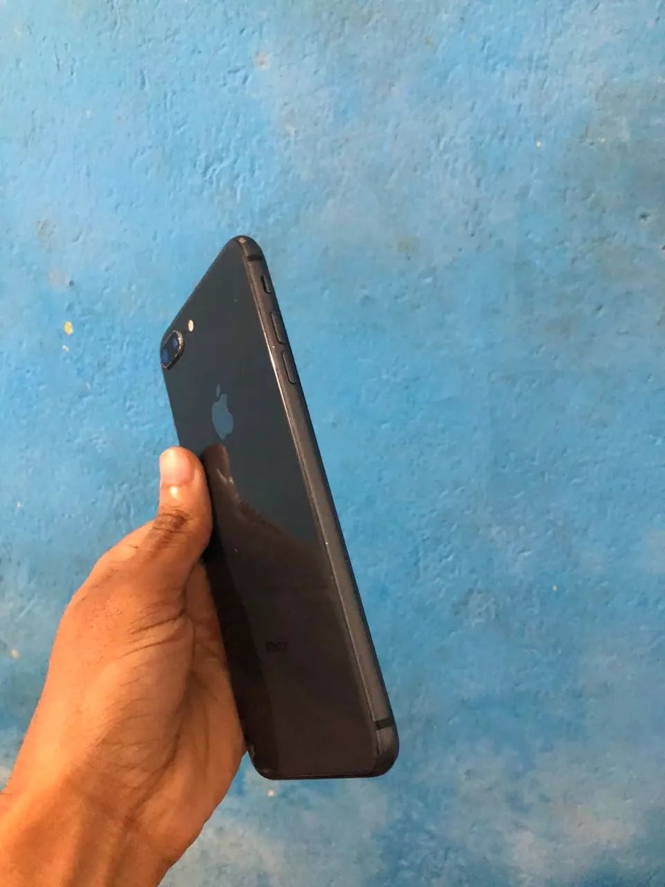 iPhone 8 Plus 64gb apenas trinco de leve atrás  - Foto 4