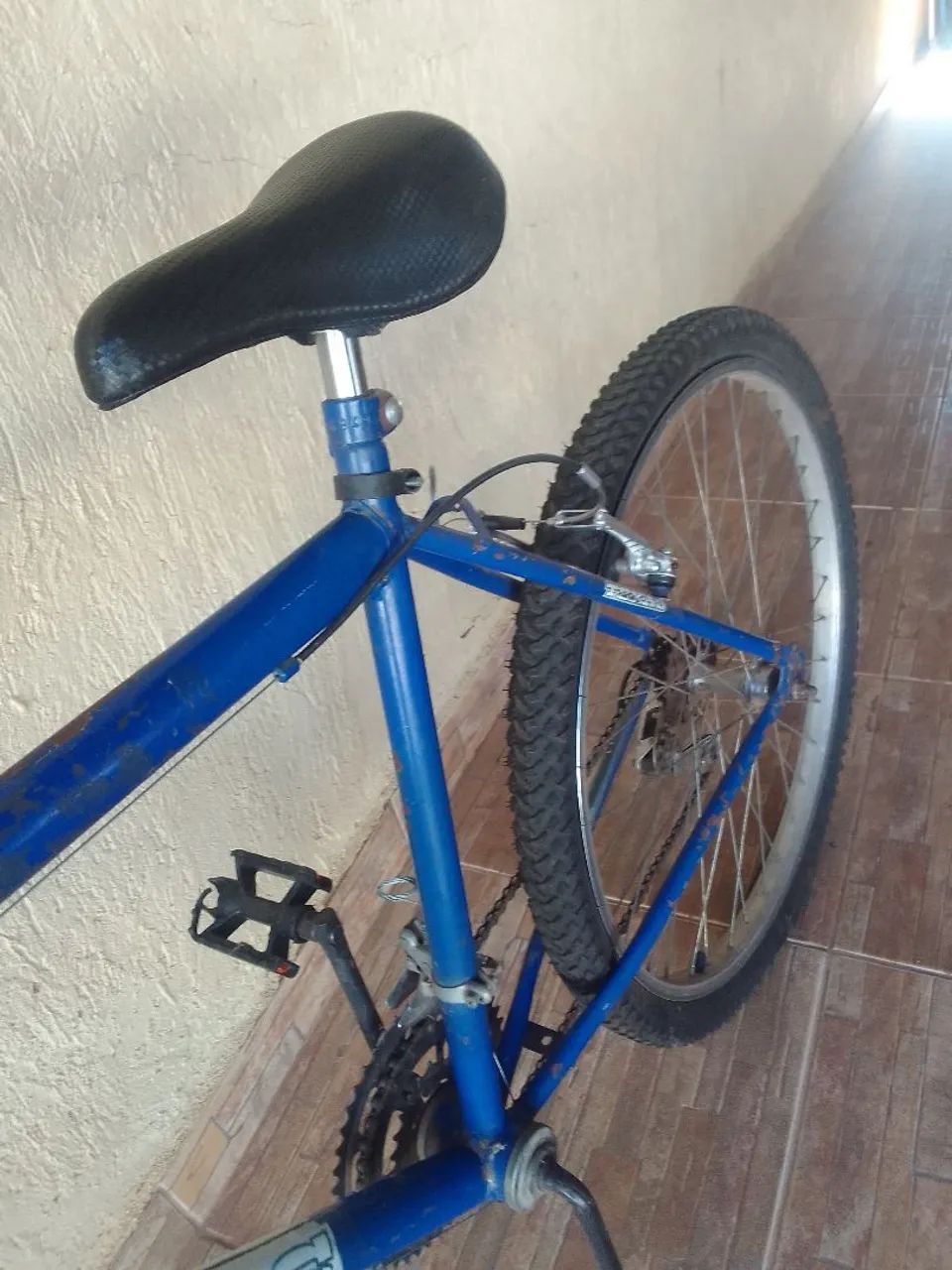 Bicicleta aro 26 antiga em bom estado - Foto 5
