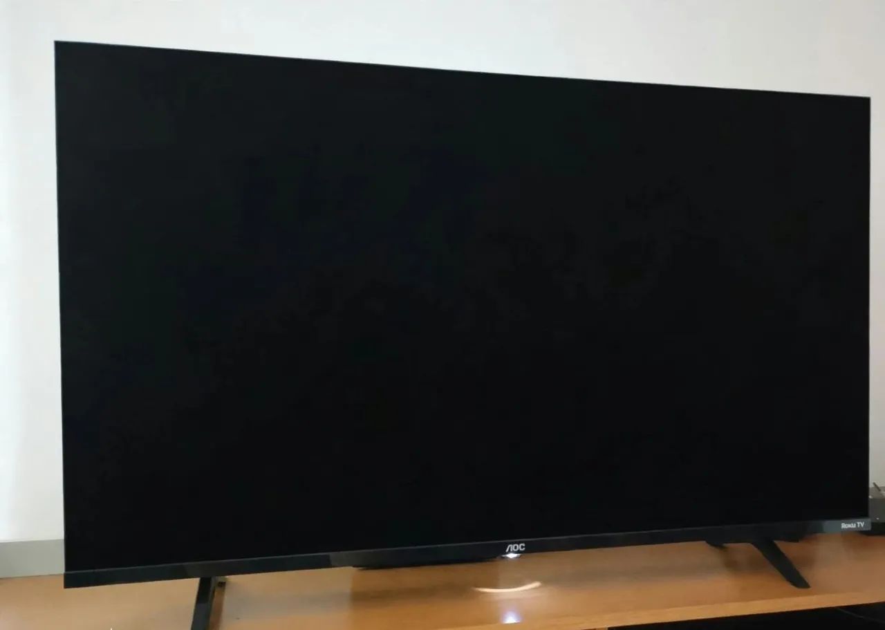 Tv smart roku "43" polegadas semi nova - Foto 2