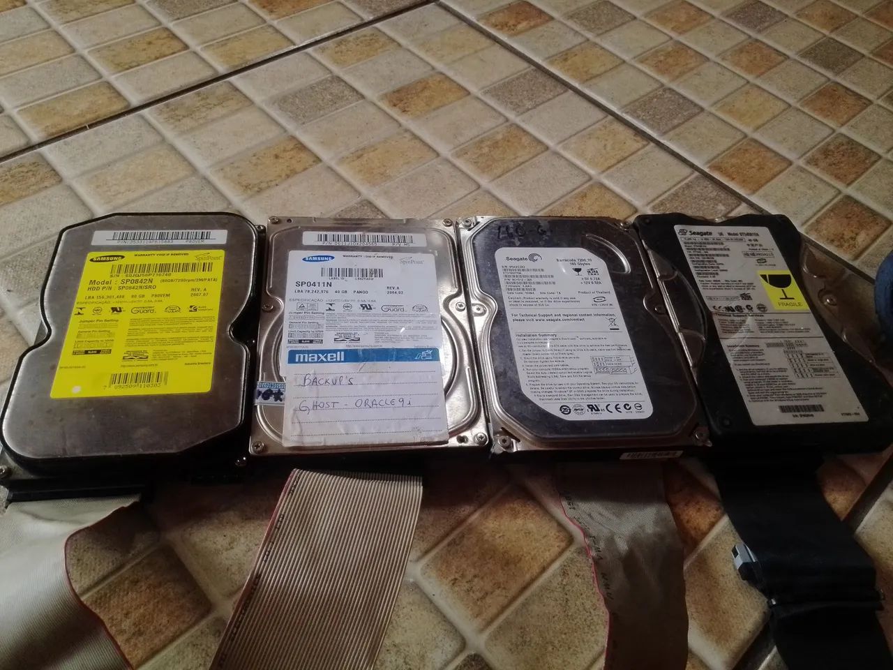 Várias peças de computador  - Foto 2