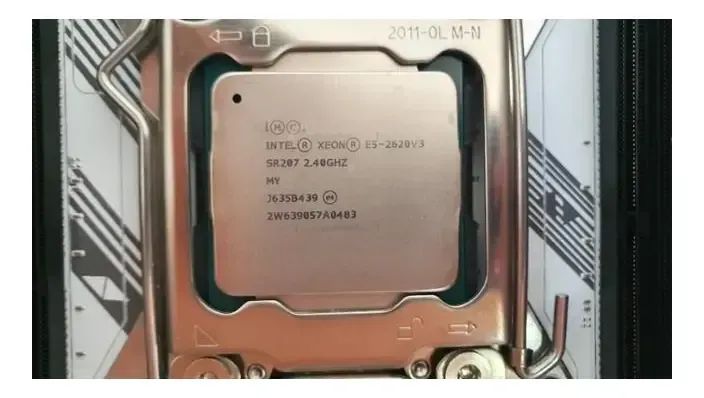Processador Intel Xeon E5-2620 v3 (6 Cores / 12 Threads) LGA 2011-3 / X99 - Foto 4