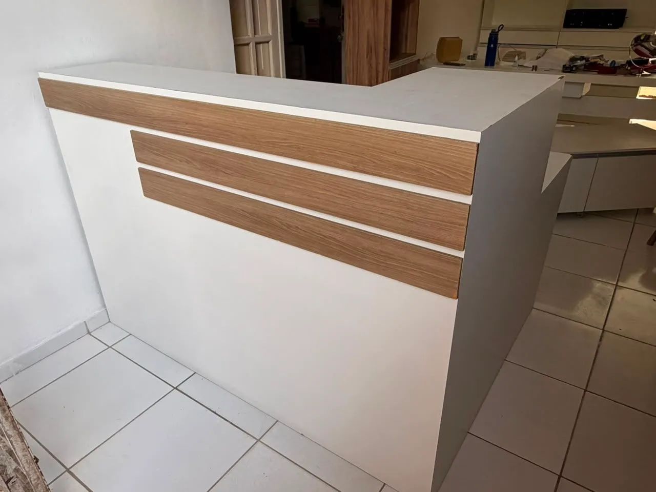 Balcão de atendimento em MDF - Foto 2