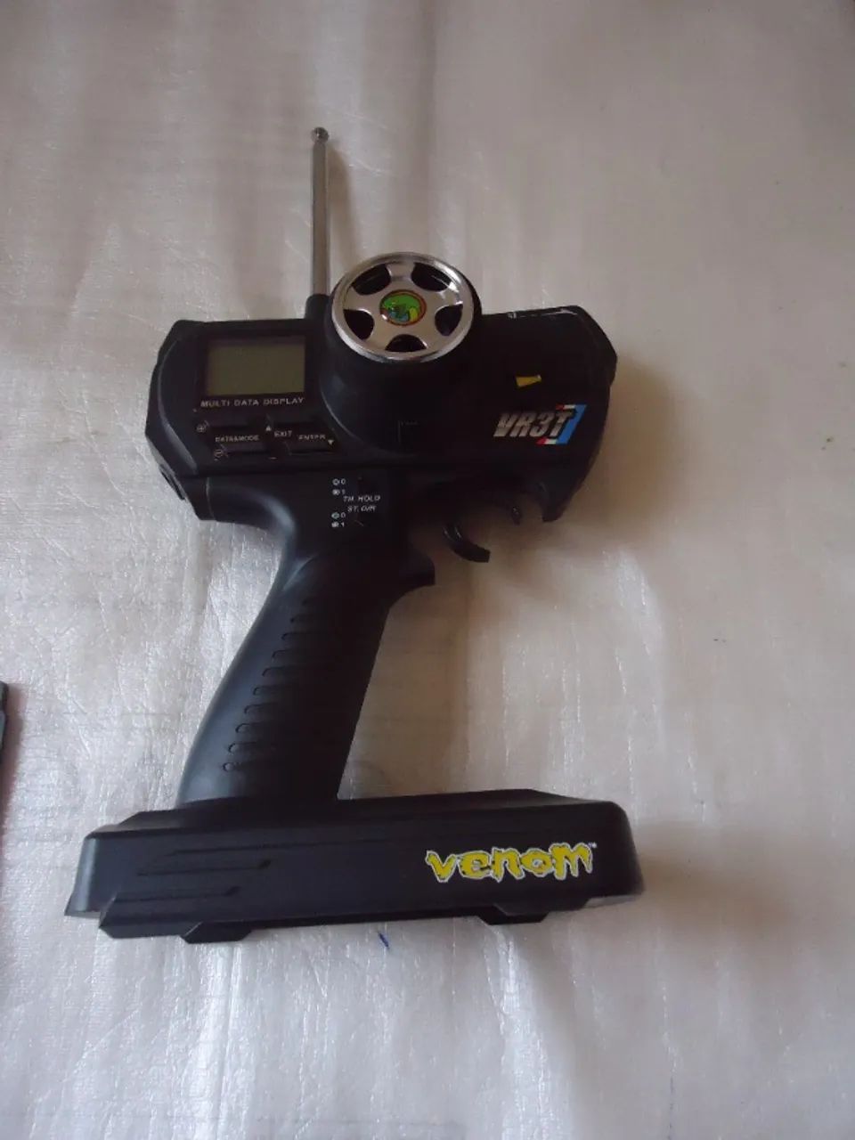 Moto  escala 1/8 da Venom GPV-1 Pro com controle e manuais. - Foto 2