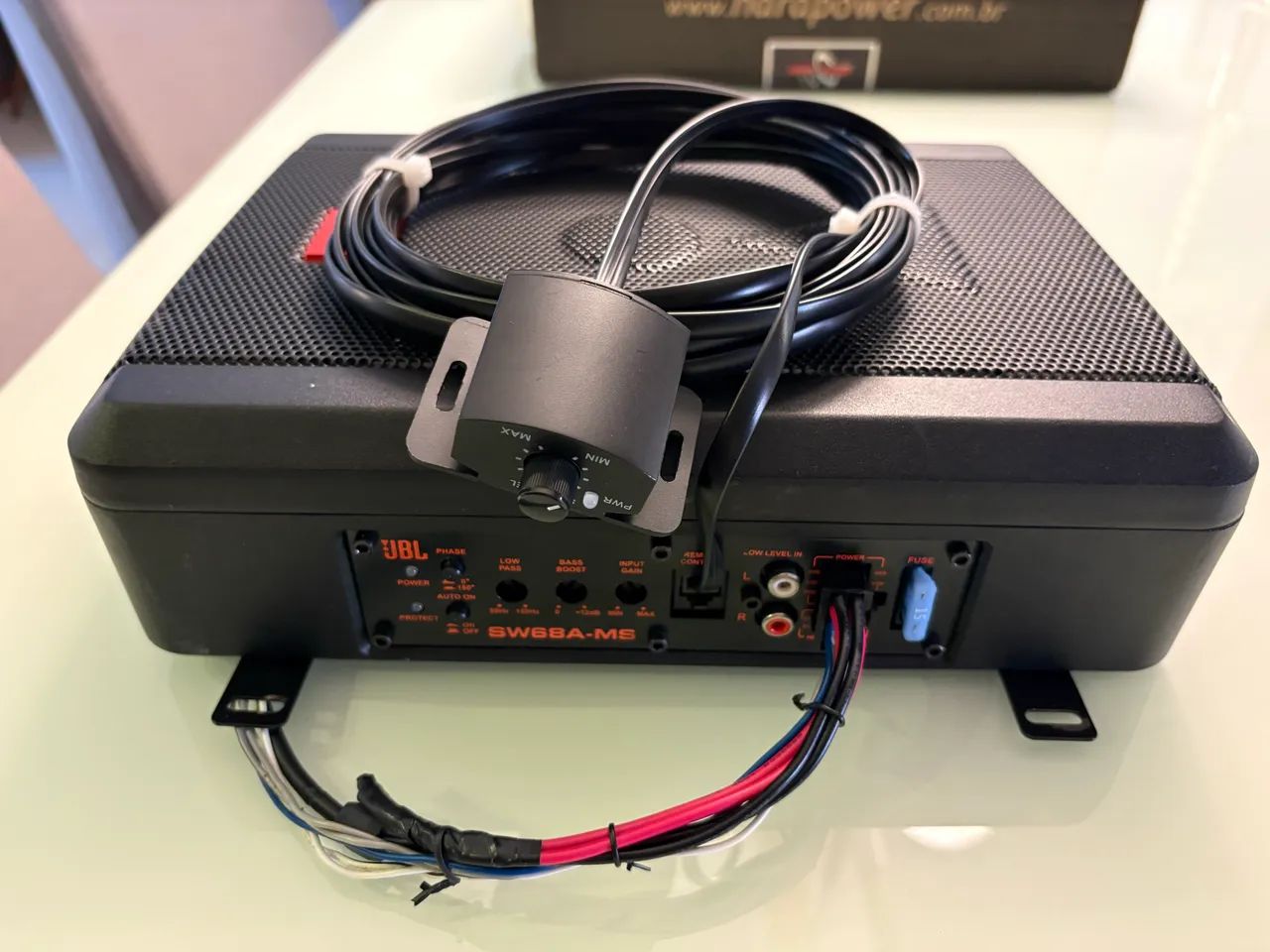 Caixa amplificada slim JBL SW68A-MS 100W RMS - Foto 4