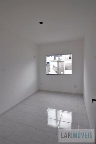 Linda casa de 2 quartos com super espaço para construção - Foto 8