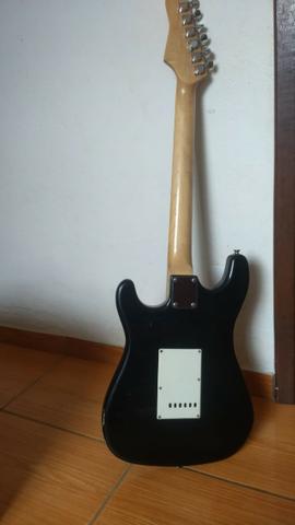 Vendo ou troco linda guitarra