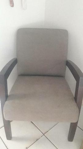 POLTRONA COLÔNIAL R$250