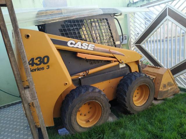 Mini Carregadeira Case 430