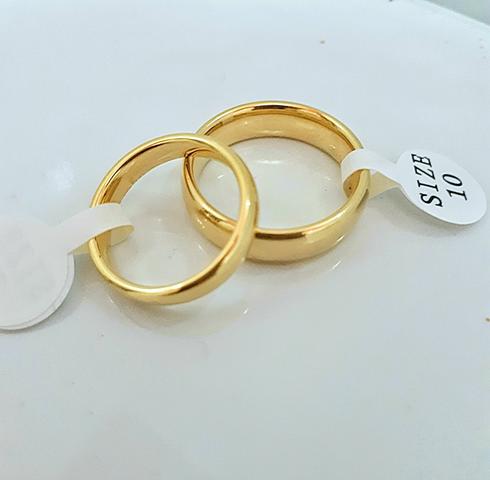 Alianças de tungstênio banhadas a ouro 18k
