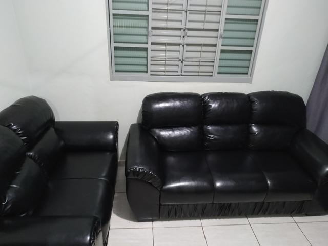 Sofá em couro 2 e 3 lugares
