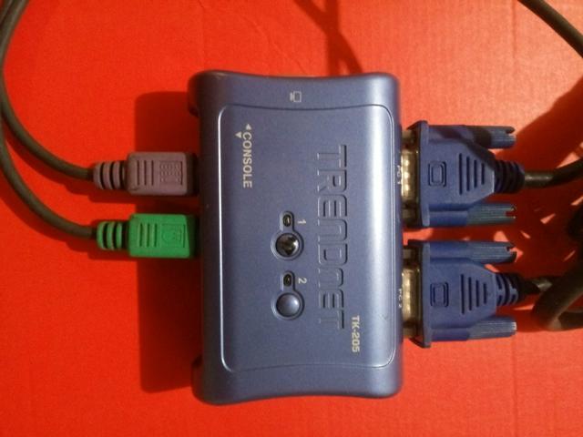 Chaveador Trendnet Kvm 205k + Distribuidor de video componentes - Foto 5