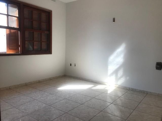 Casa - 4 quartos, setor dos funcionários, ótima oportunidade - Foto 7