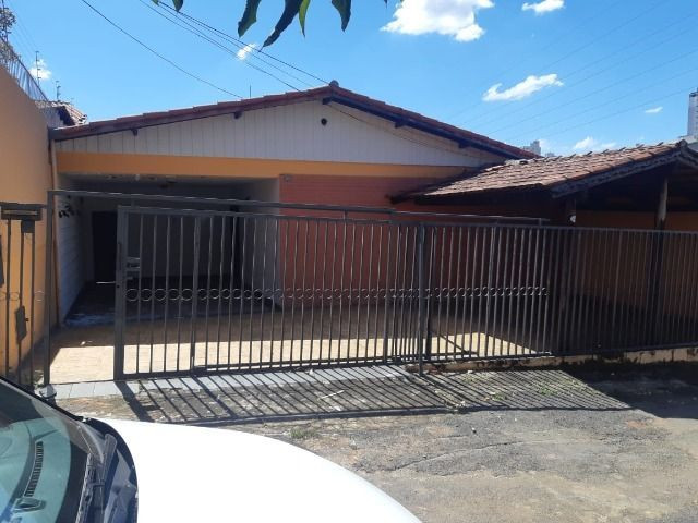 Casa - 4 quartos, setor dos funcionários, ótima oportunidade