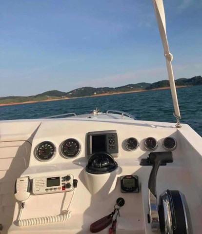 Lancha Magnun 29pes, ano 2014, Motor Mercury 225HP ProXS, 11 lugares - Foto 10