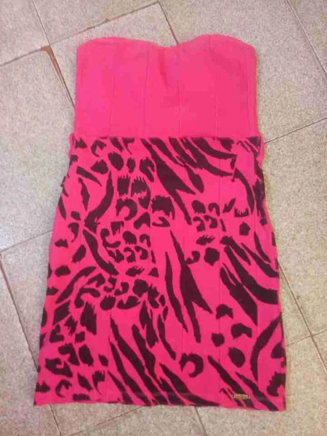 Vestido tomara que caia com bojo