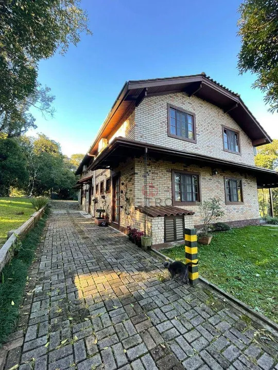Casa à Venda em Gramado, no Condomínio Lagos de Gramado!