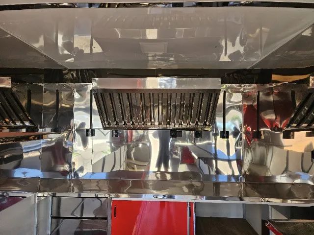 Food Trailer Novo 0 KM 23/23 4x2 metros trucado com freio todo em ACM e INOX - Foto 5