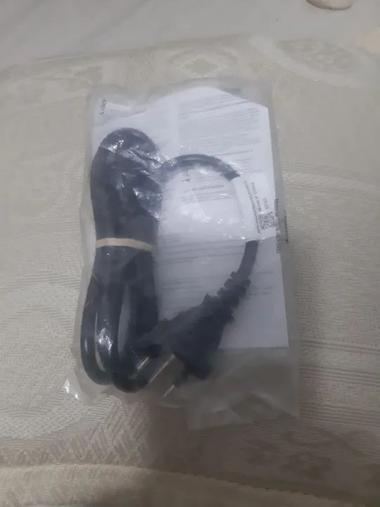 Cabo de alimentação e carregador original notebook Lenovo