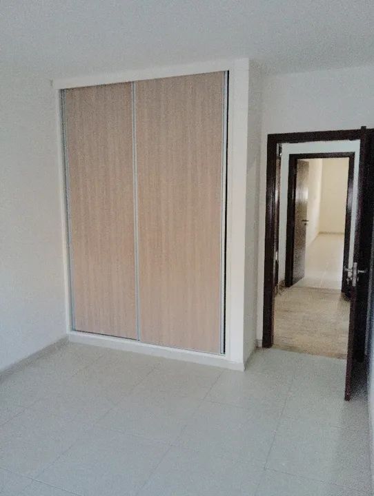 Apto Pompéia quadra da praia - Reformado - Vago - 2 vagas - Foto 7