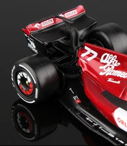 Race F1 Team Alfa Romeu C43 a nova Stake, piloto Valtteri Botas 77  - Foto 2