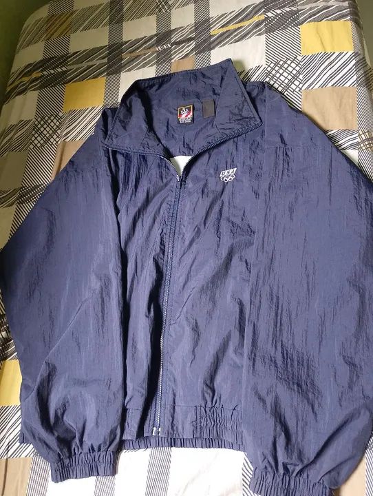 Baixei o preço de Vendo casaco esportivo importado. - Foto 3
