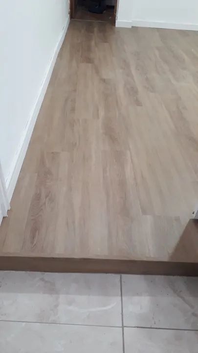 Instalador de piso laminado,  vinilico e rodapé.  - Foto 2