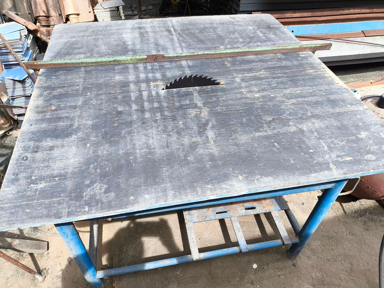 Serra circular com motor jacaré de 3CV
