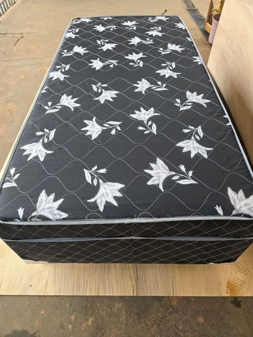 Cama box solteiro espuma acoplada 7 cm de nova direto da fábrica