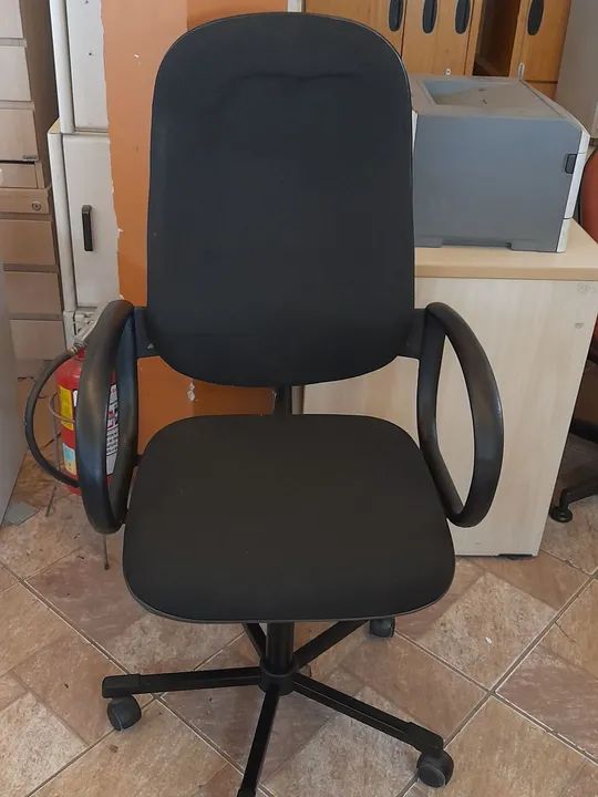Cadeira de Escritório Giratória Preta