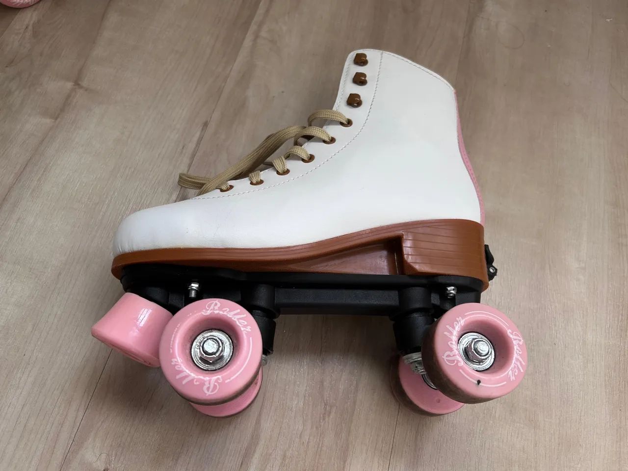 Patins Roller Quad ajustável, semi novo - Foto 3