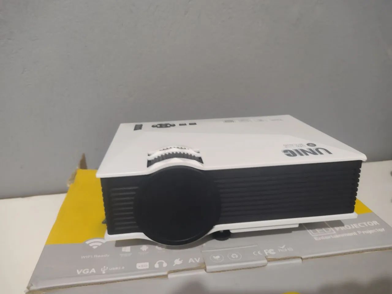 Projetor UNIC LED - Alta Qualidade