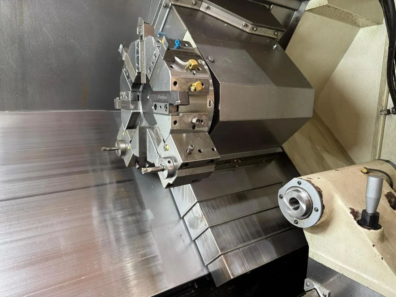 Torno CNC Okada CLS20 - Foto 2