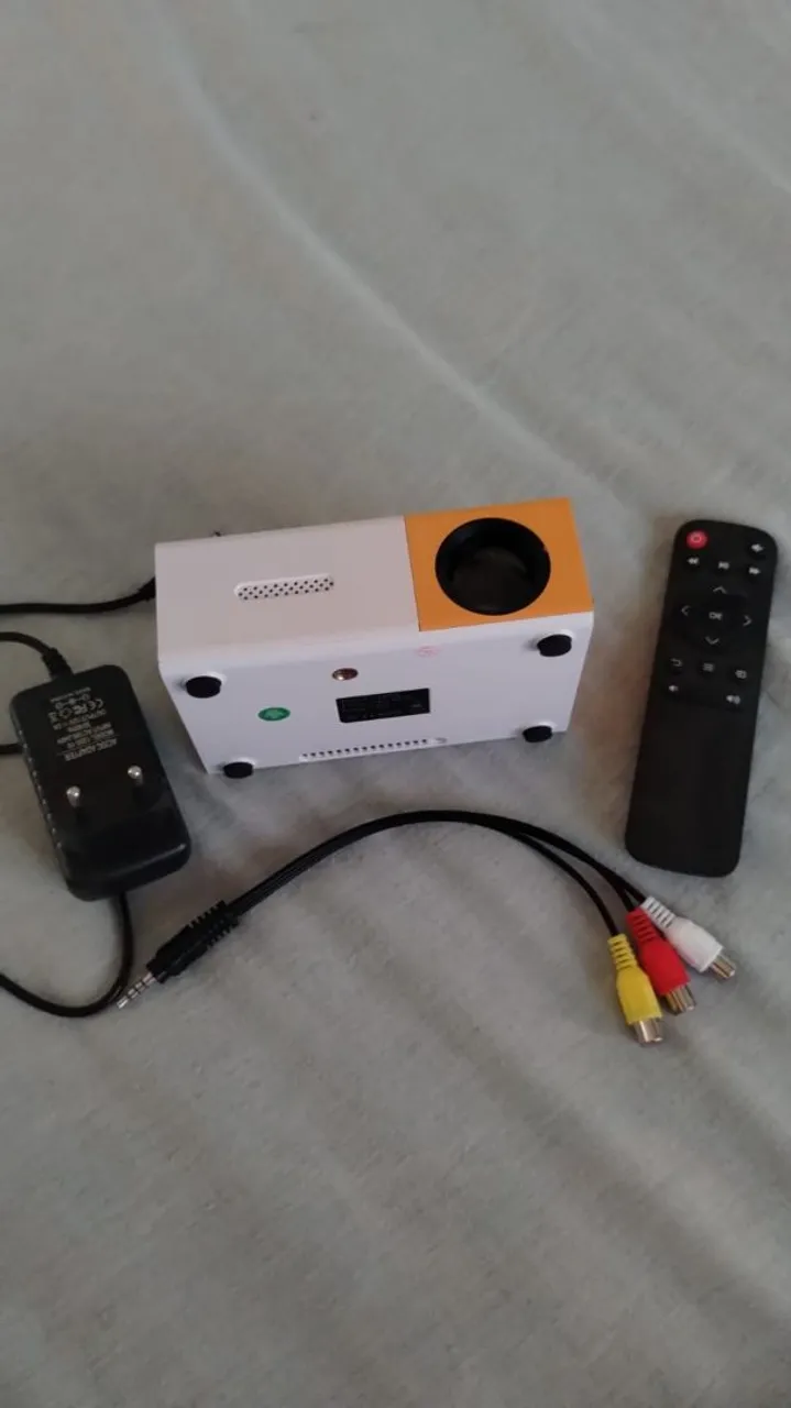 Projetor Portátil Mini - Perfeito para filmes e jogos!