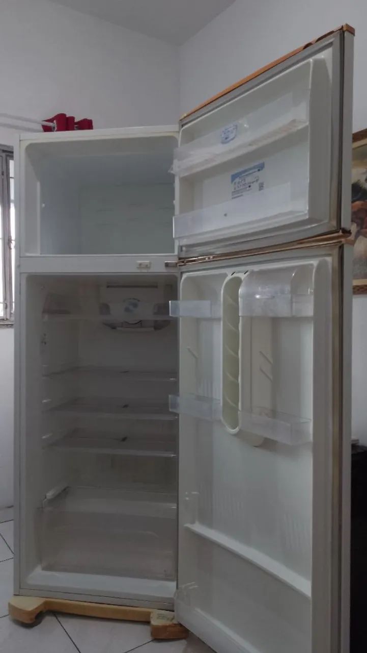 GELADEIRA GRANDE 470 LITROS FUNCIONANDO  - Foto 3