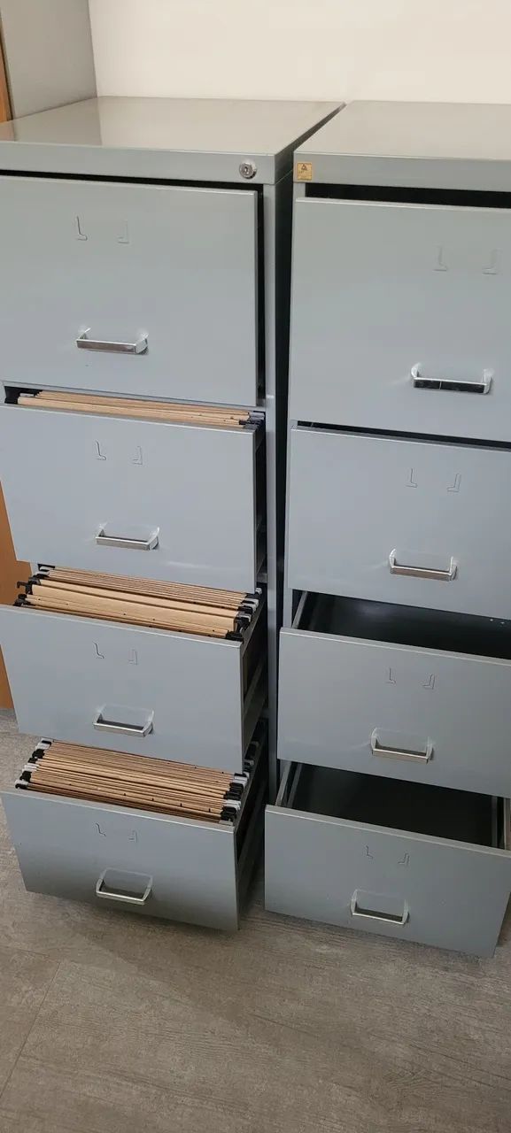  2 Gaveteiros de aço 4 gavetas arquivo de escritório- Usado 