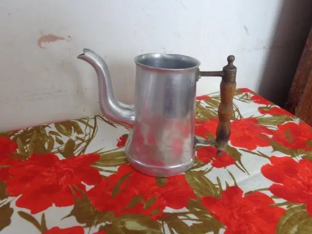 bule antigo aluminio medida  14 cm altura sem tampa