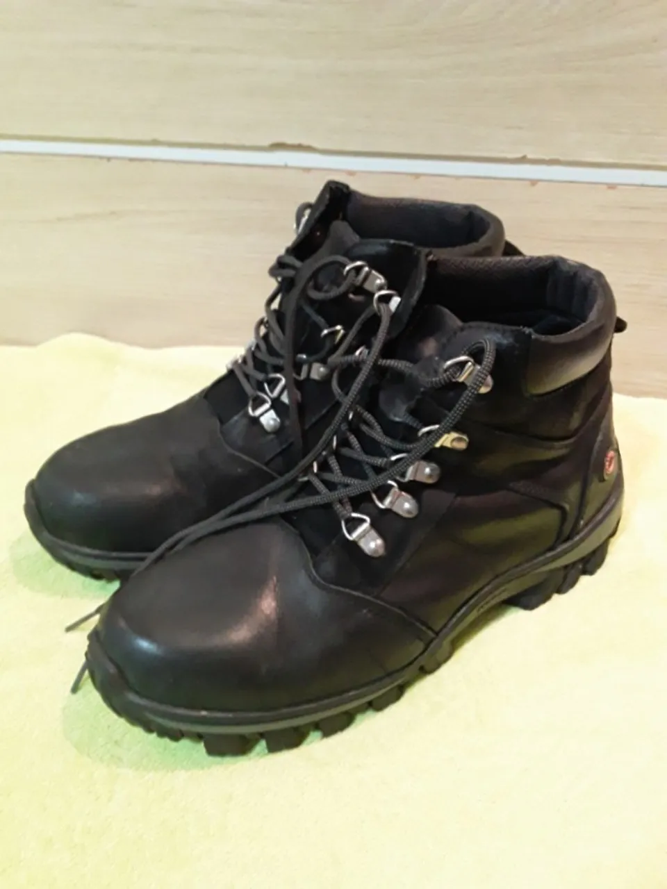 Bota adventure.