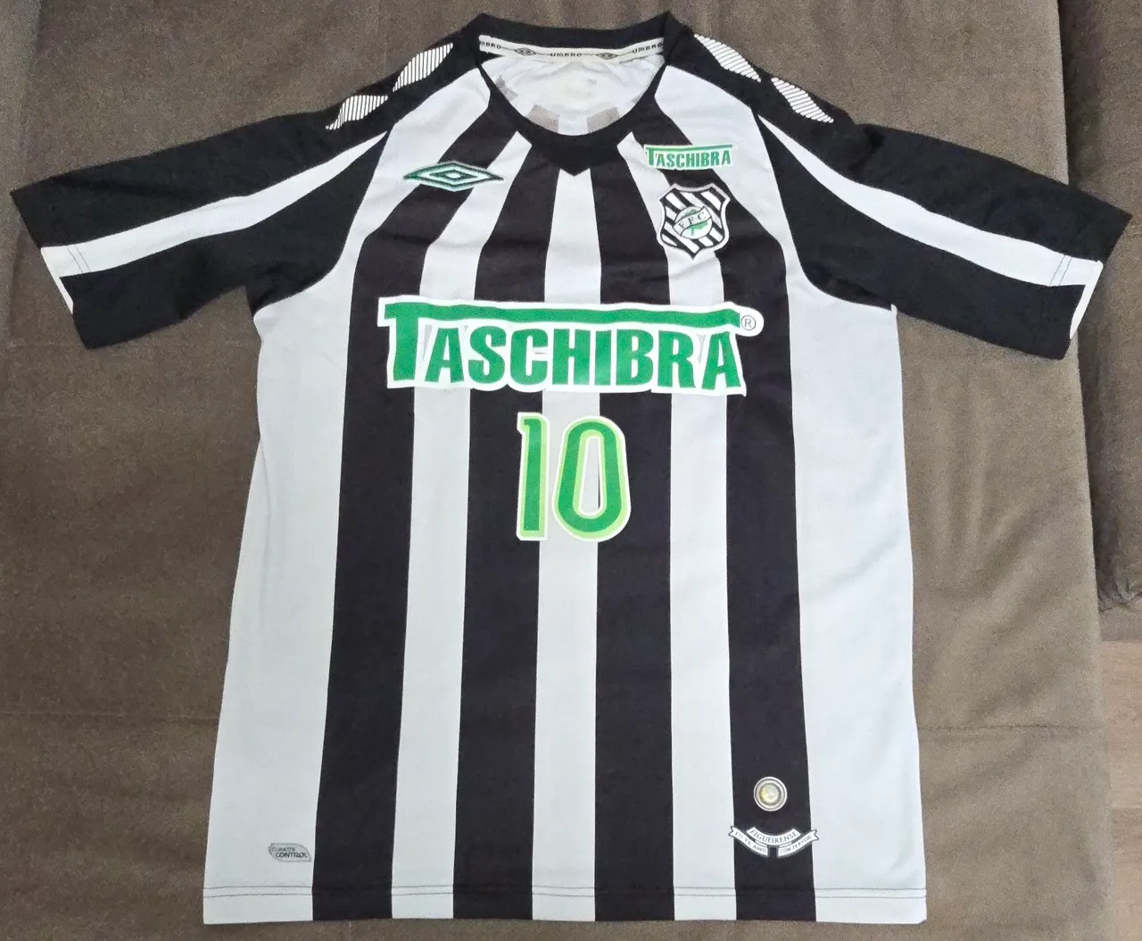 Camisa Figueira 2008 Tam G Tecido em excelente estado, detalhes nos patrocínios das costas